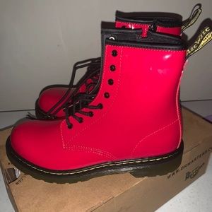 Dr Martens Sz 6 kids